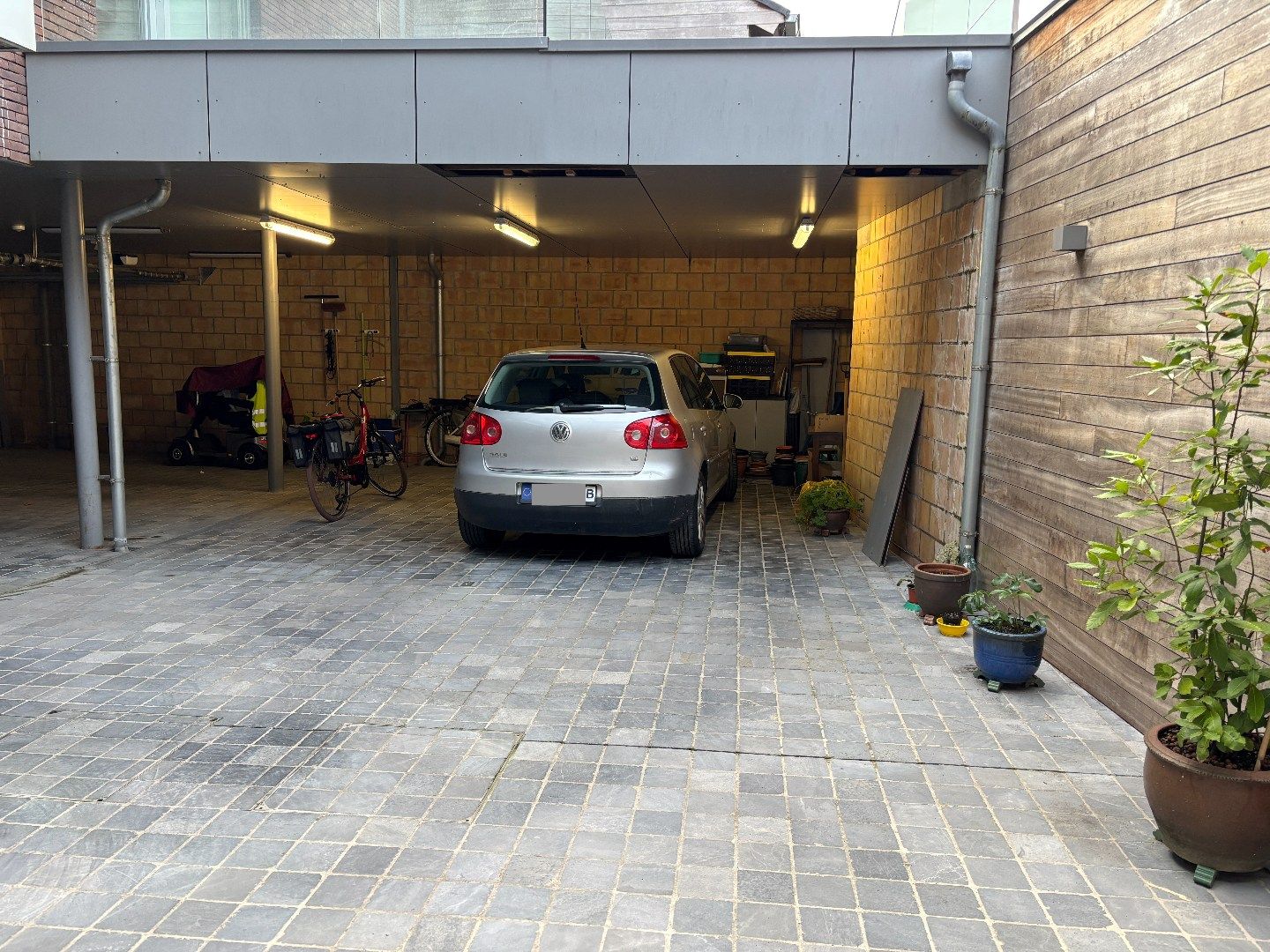 Modern appartement met 2 slaapkamers, garage en terras! foto 14