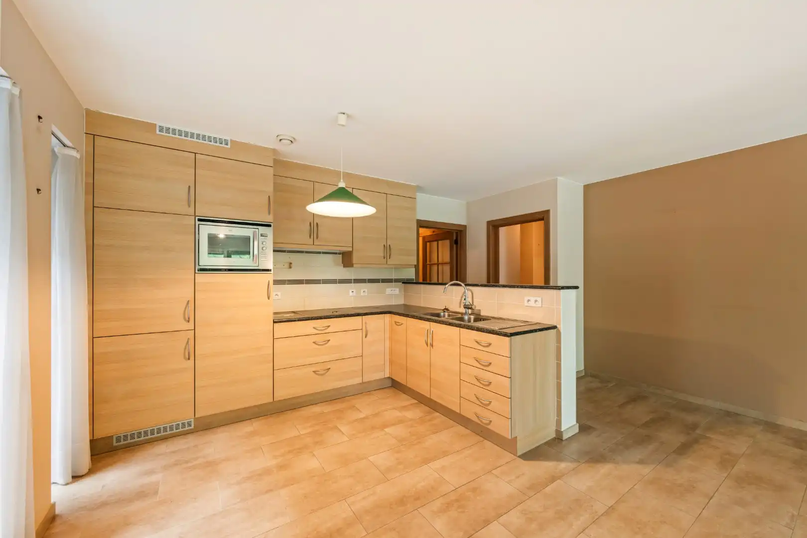 Appartement met berging, terras met prachtig uitzicht in Ieper foto 7