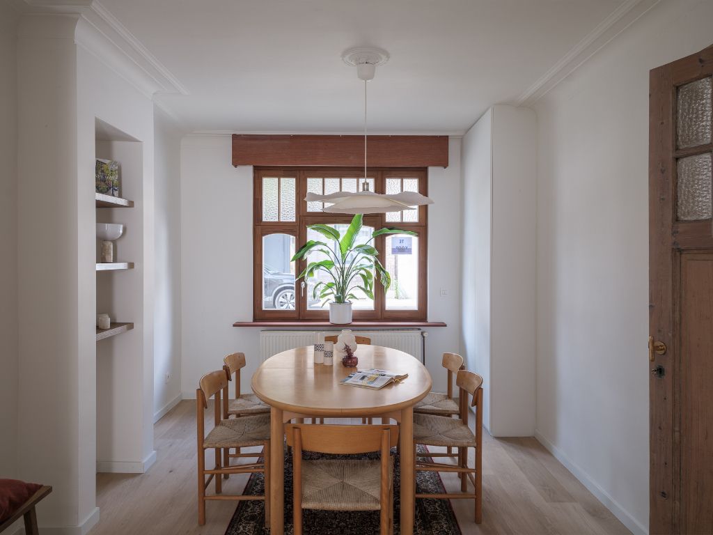 Karaktervolle, gerenoveerde interbellumwoning met 4 slaapkamers en buitenruimte op wandelafstand van station Gent-Sint-Pieters. foto 5