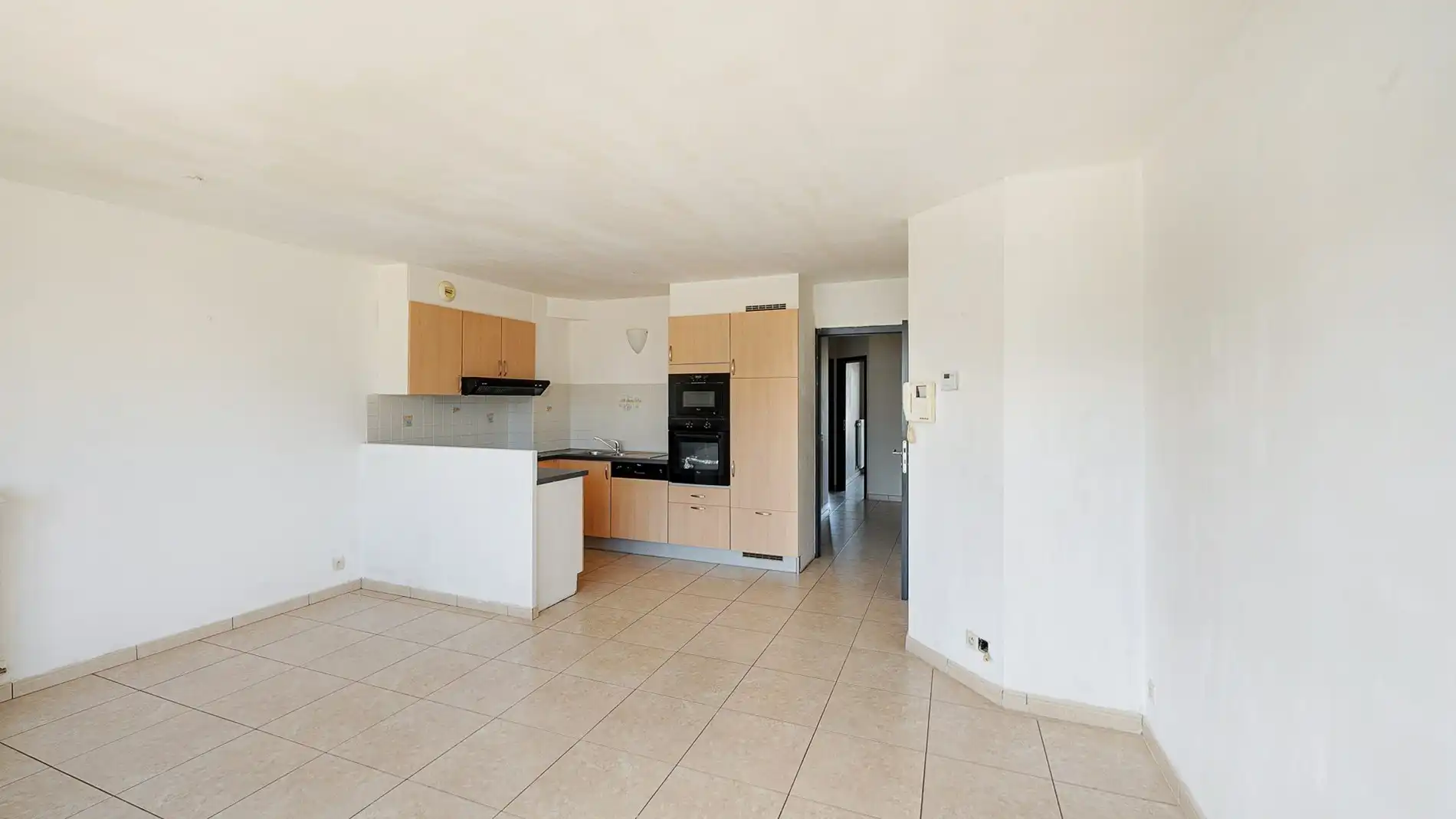 Verzorgd appartement op een centrale locatie te Heist. Garage mogelijk foto 5