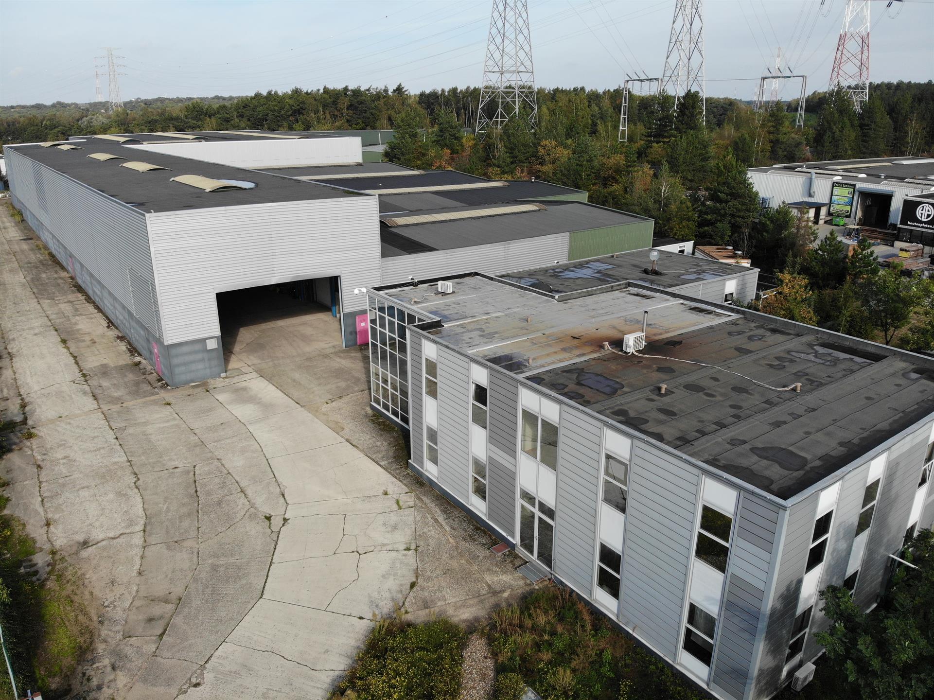 INDUSTRIËLE SITE VAN 2 HECTARE foto {{pictureIndex}}