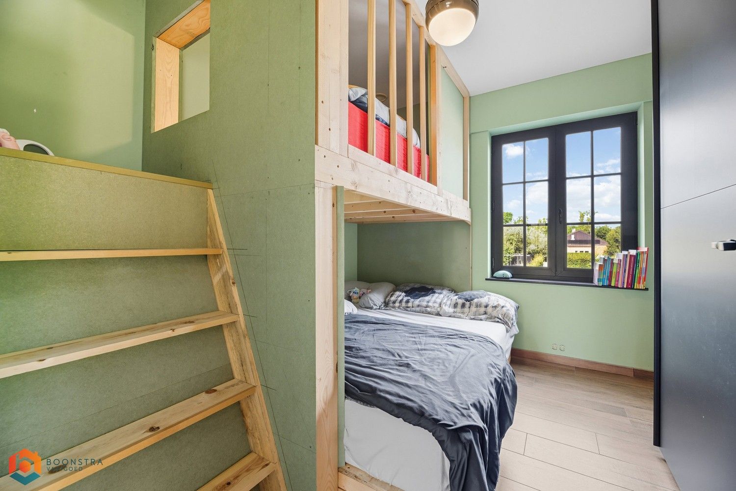 Recente en energiezuinige woning met mooie tuin en zwembad foto 12