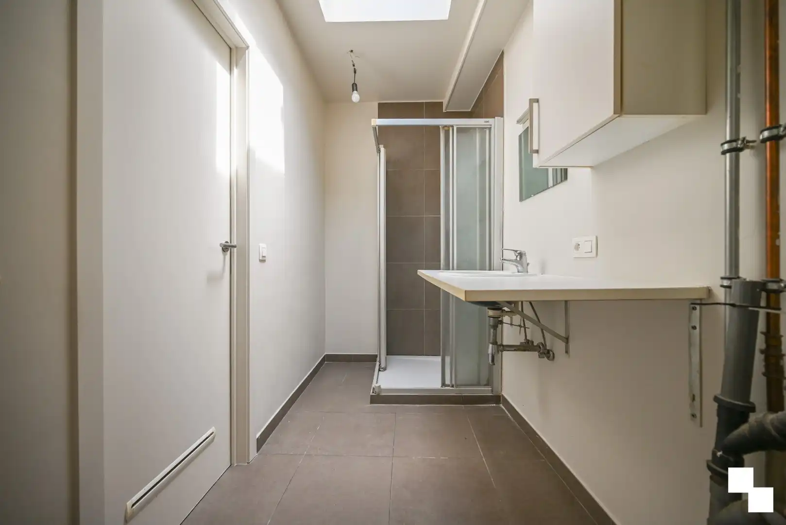 Instapklare woning met twee slaapkamers nabij centrum Izegem foto 8
