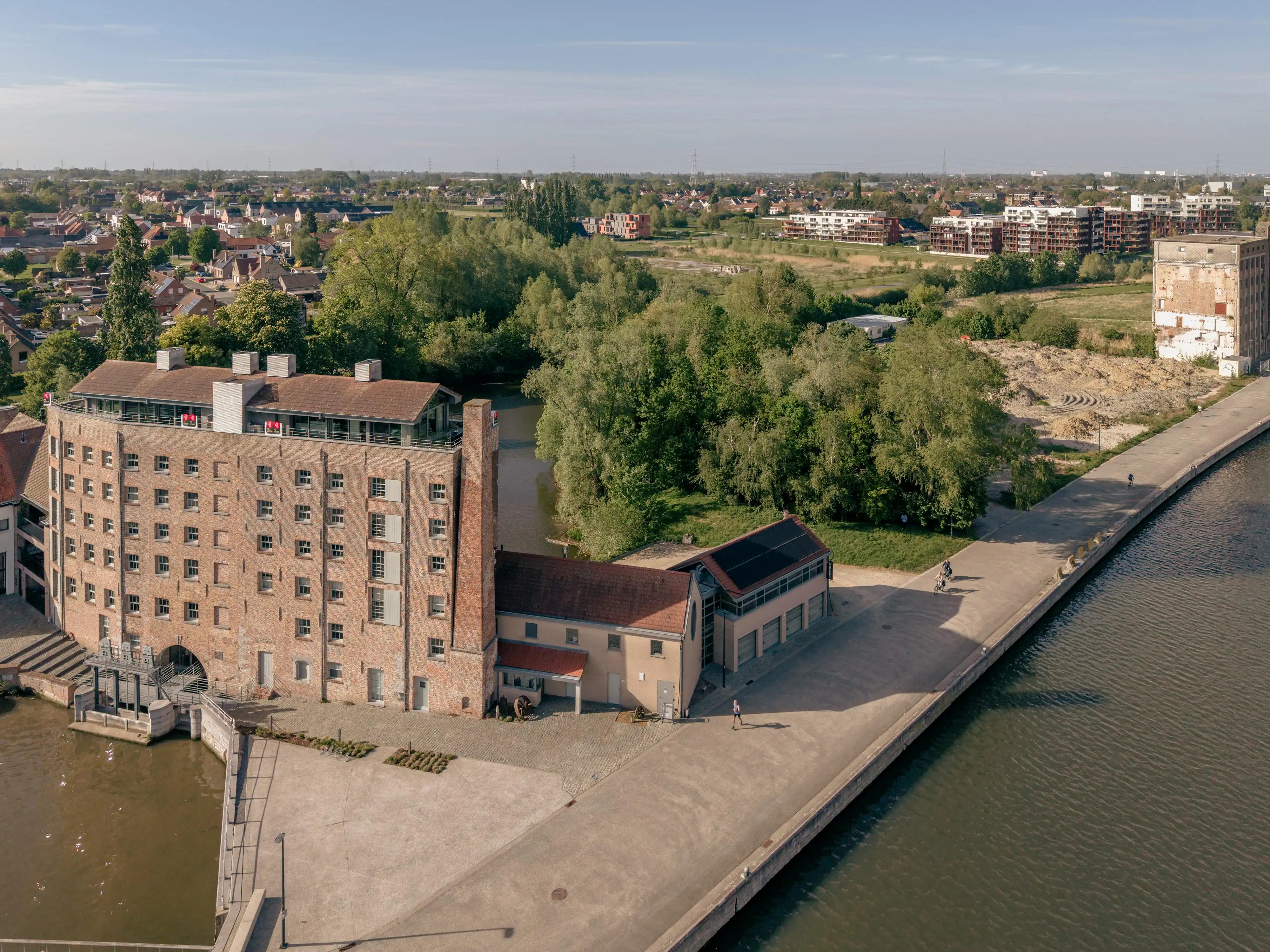 Penthouse te koop nabij Kortrijk met frontaal Leiezicht foto 21