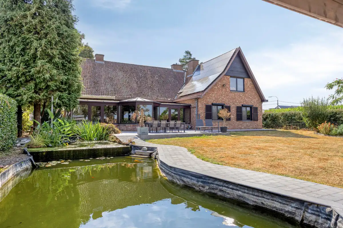 TIJDLOZE VOLLEDIG GERENOVEERDE VILLA OP EEN PERCEEL VAN 16A81CA TE RIEMST foto 32