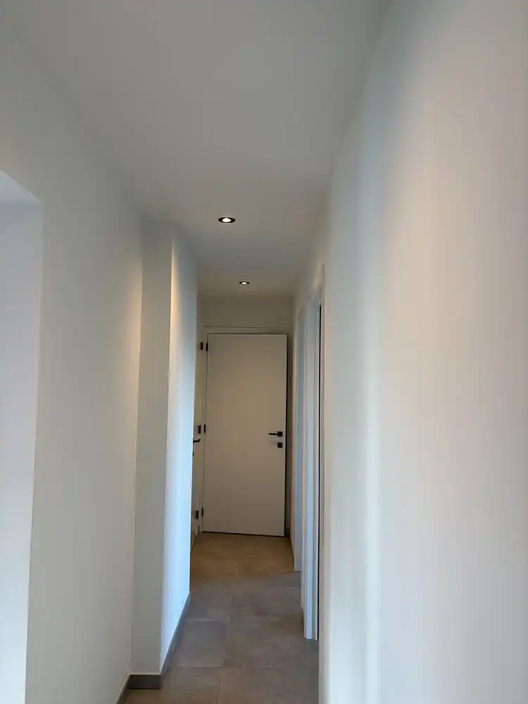 Prachtig recent appartement (3 slk + terras) met parking en berging op rustige locatie aan het kanaal. foto 13