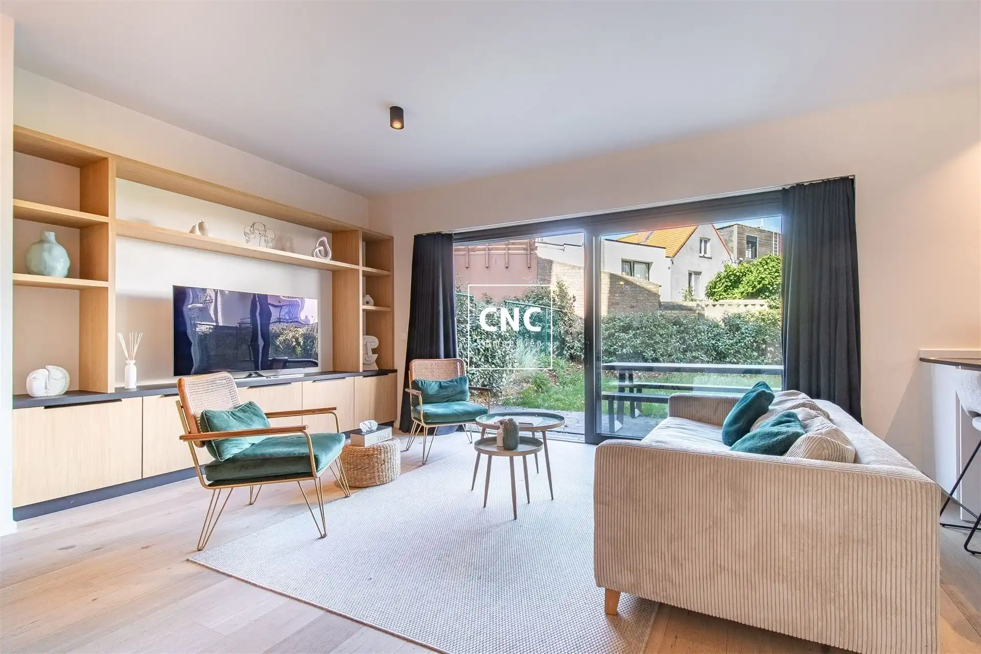 Stijlvol appartement met grote tuin op centrale ligging foto 2