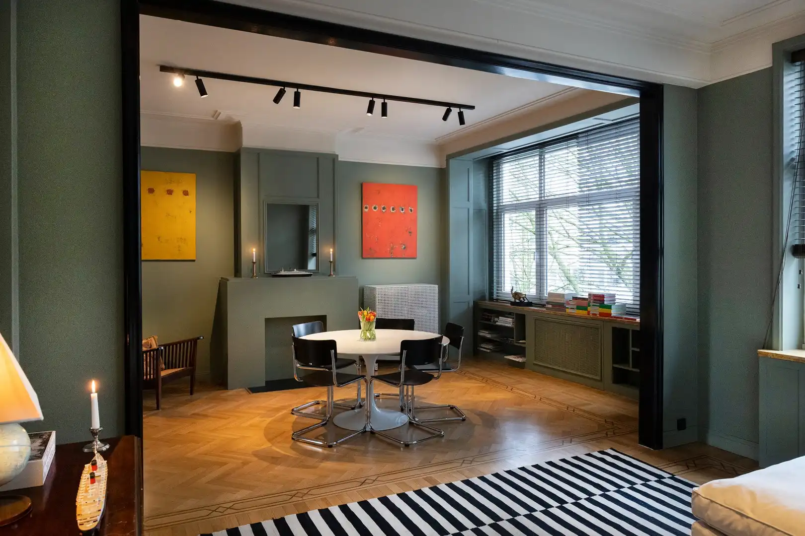 Stijlvol appartement met garage in authentieke residentie. foto 2