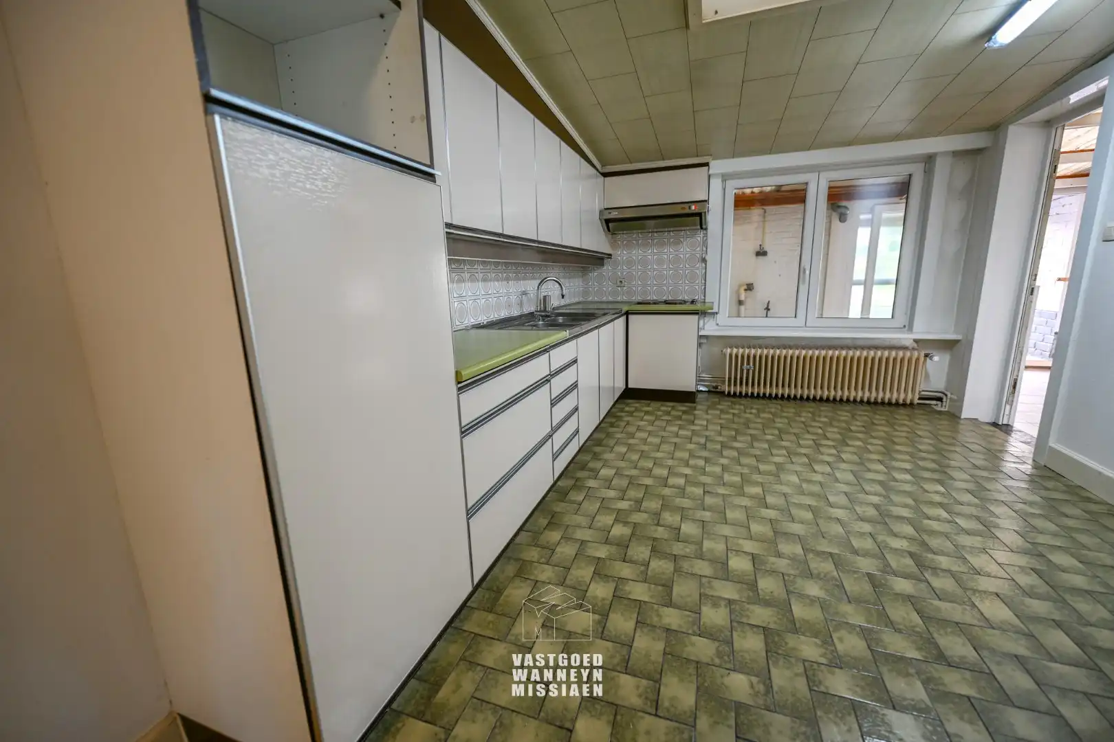 Ruime woning met 3 slaapkamers, garage en tuin in Sint-Joris foto 8