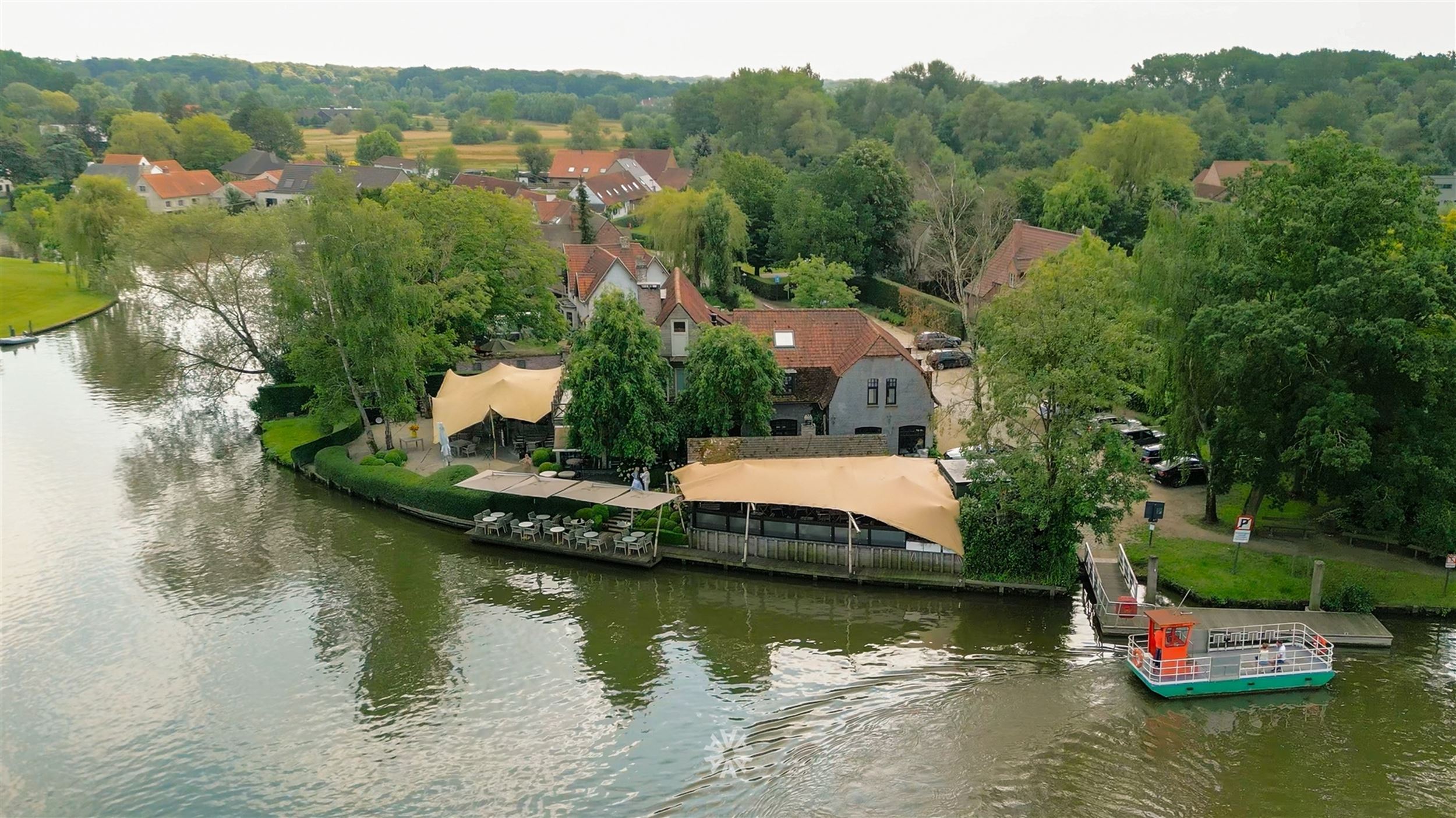 Exclusief restaurant met woonst aan de oevers van de Leie foto 29