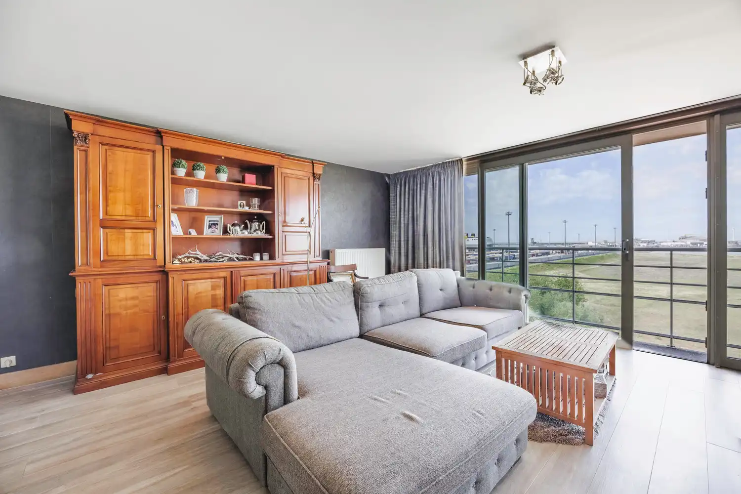 Ruim appartement met prachtig zeezicht foto 4