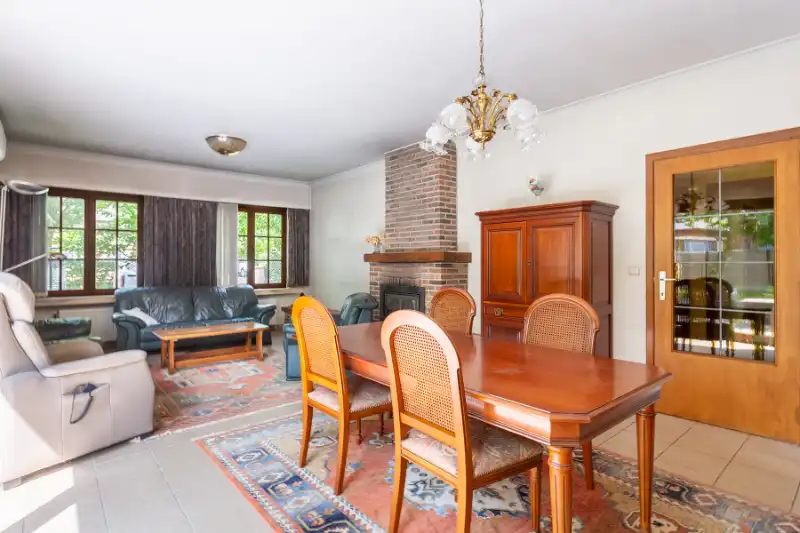 Villa op toplocatie, uiterst veel privacy in zeer rustige straat! foto 4