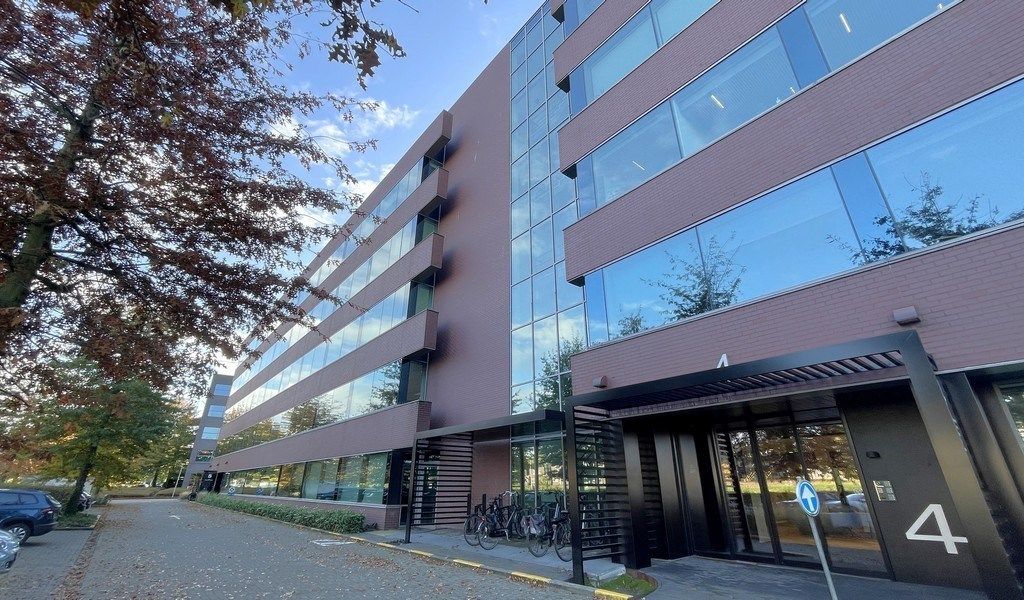 Gelijkvloers kantoor te huur in The Sage in Berchem foto 2