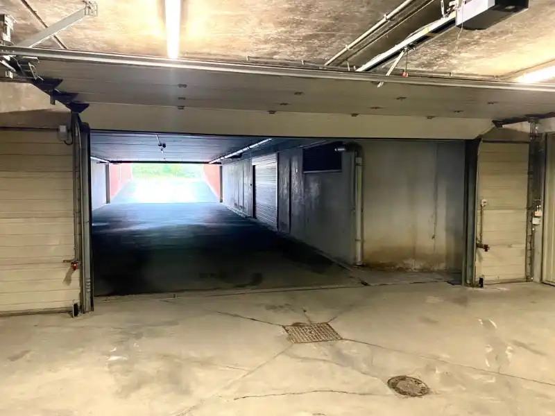 Garage in het centrum van Deinze foto 4