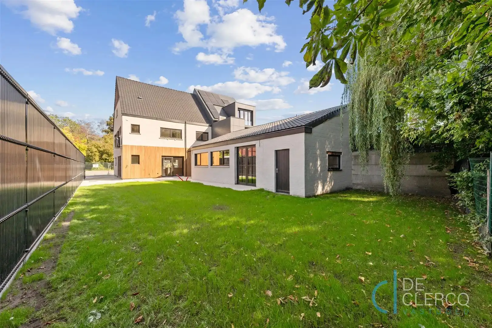 Gerenoveerde woning met oprit te koop in centrum Lochristi!  foto 20