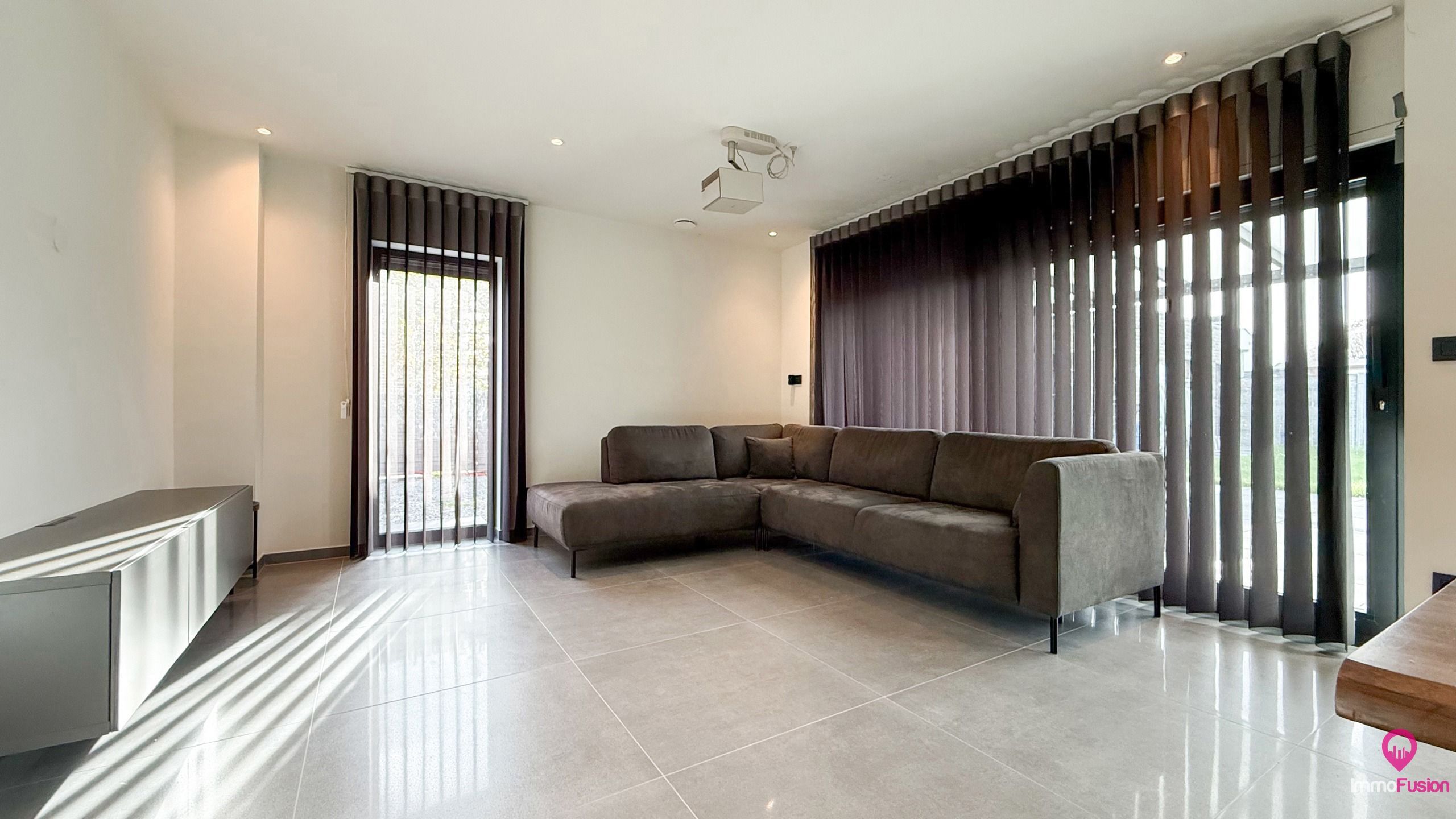 Instapklare, volledig gerenoveerde woning met 4 slaapkamers! foto 14