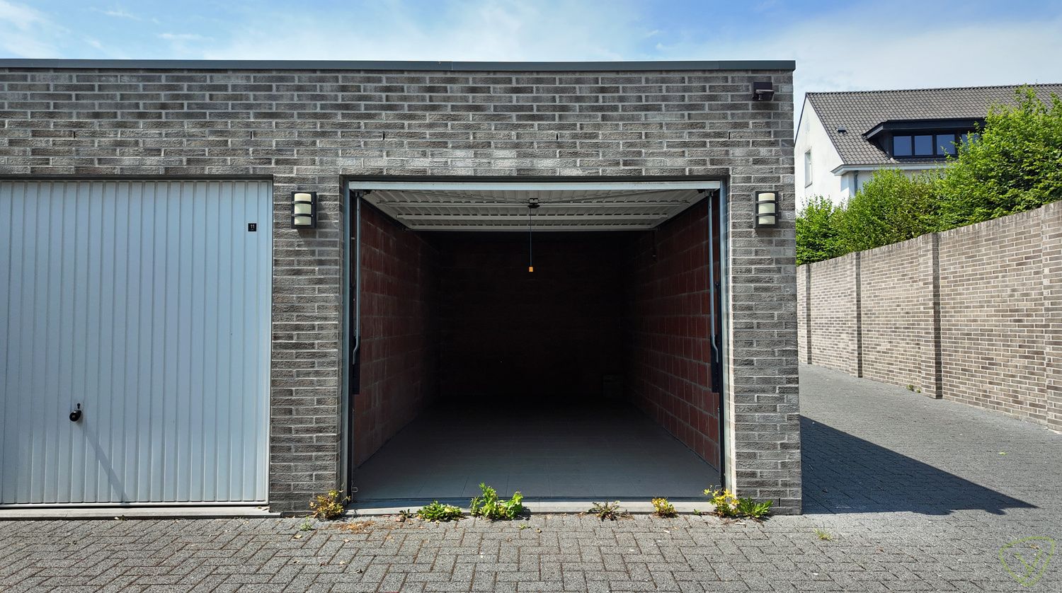 Instapklaar duplex-appartement met terras in het hart van Waarschoot! foto 22