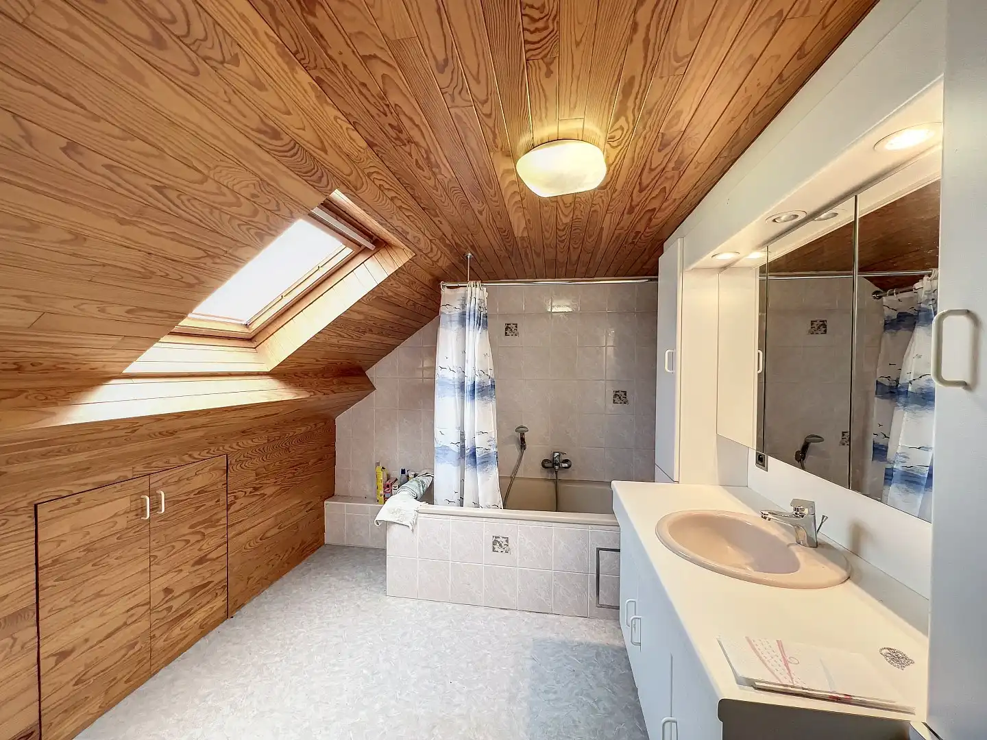 Ruime hoekwoning op gunstige locatie nabij Tennisclub van Oostende. foto 25