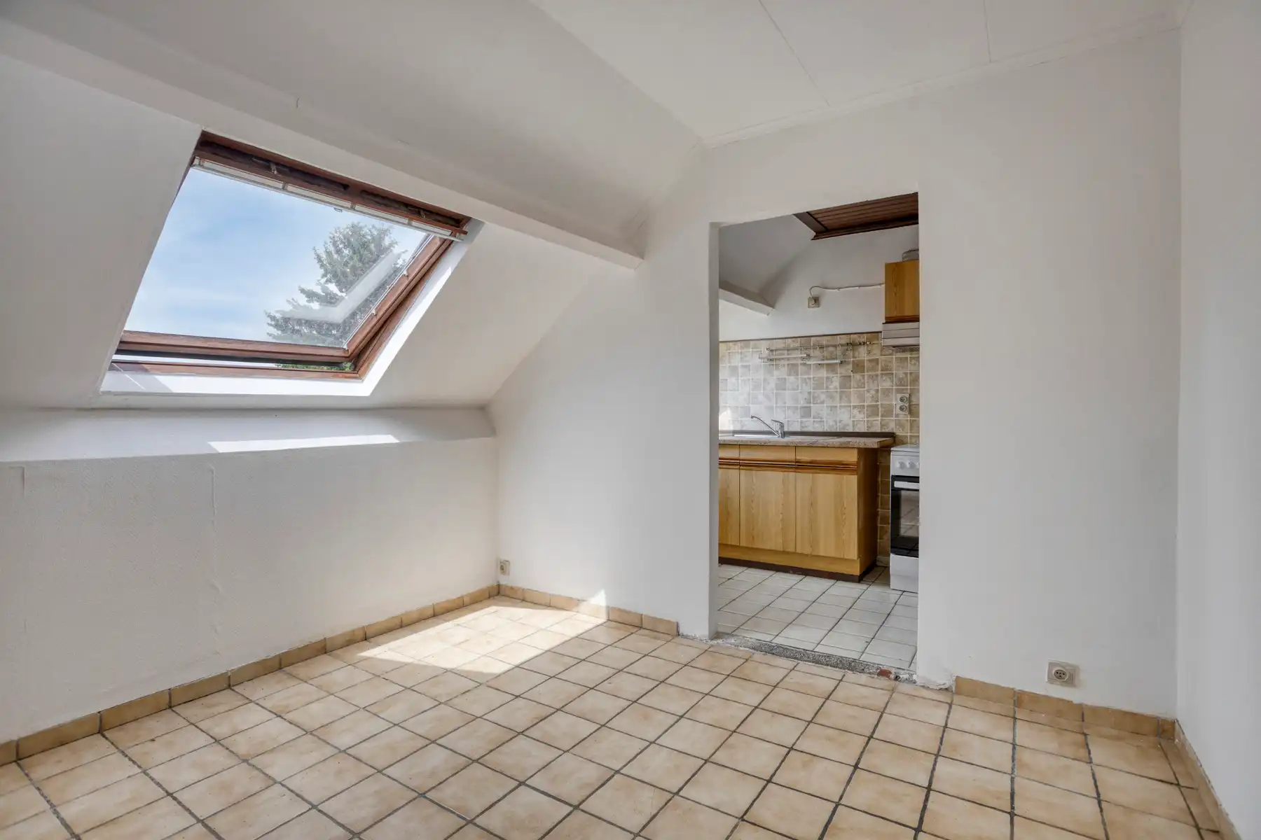 Ruime woning in Meeswijk foto 17