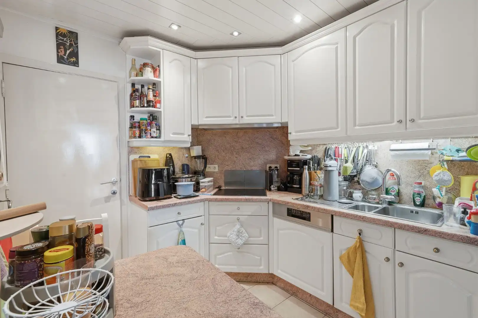 Goed onderhouden rijwoning nabij de Groene Kouter in Zwevegem foto 10