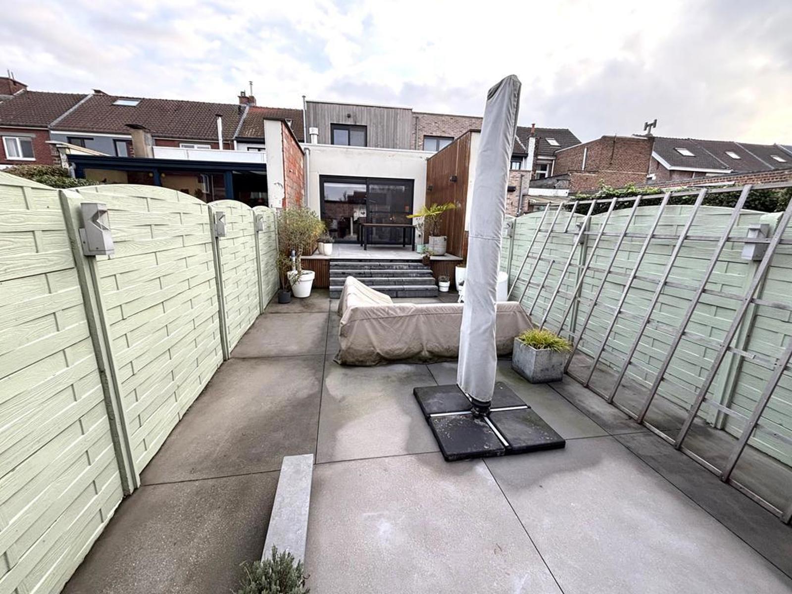 Zeer verzorgde woning met ruime garage en aangelegd terras foto 24