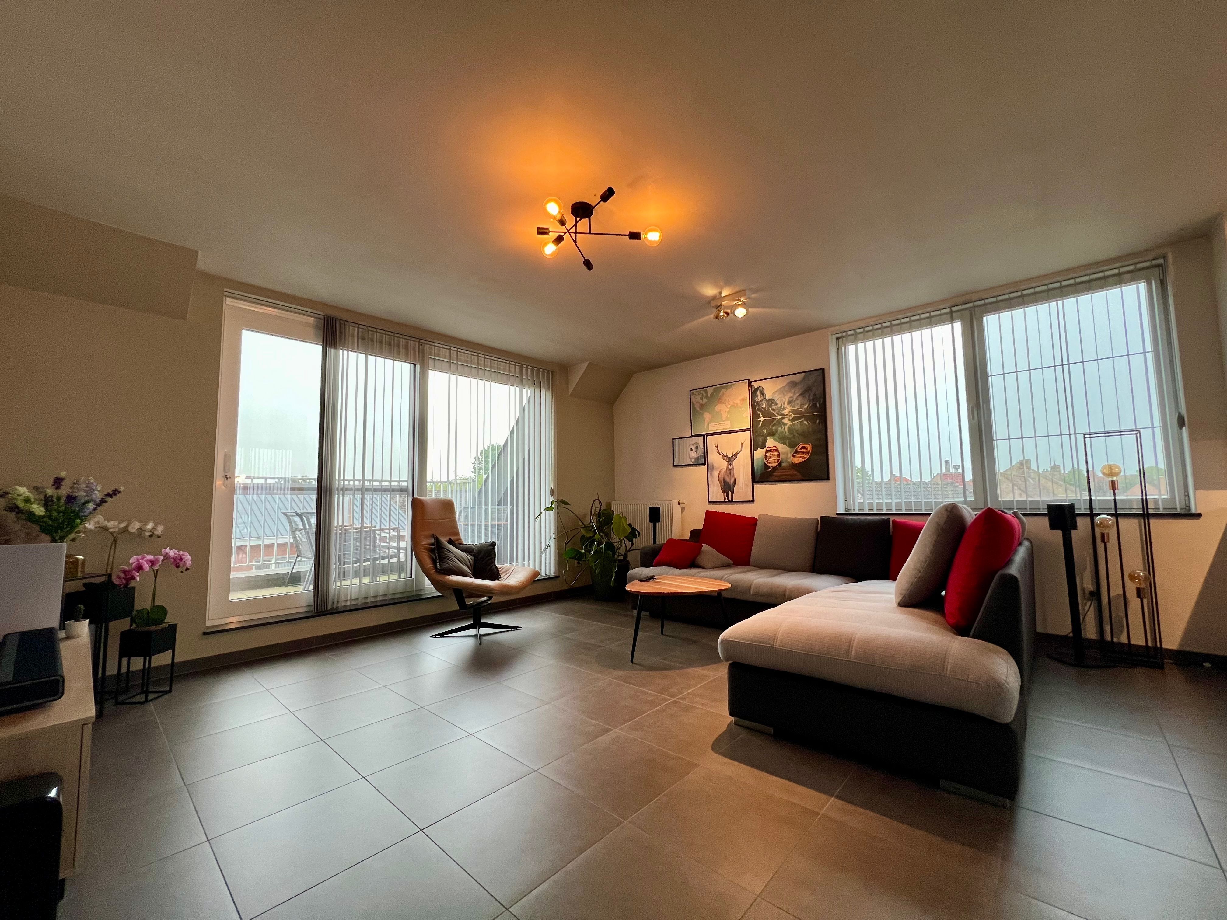 Ruim landelijk gelegen appartement met 2 autostaanplaatsen foto 3