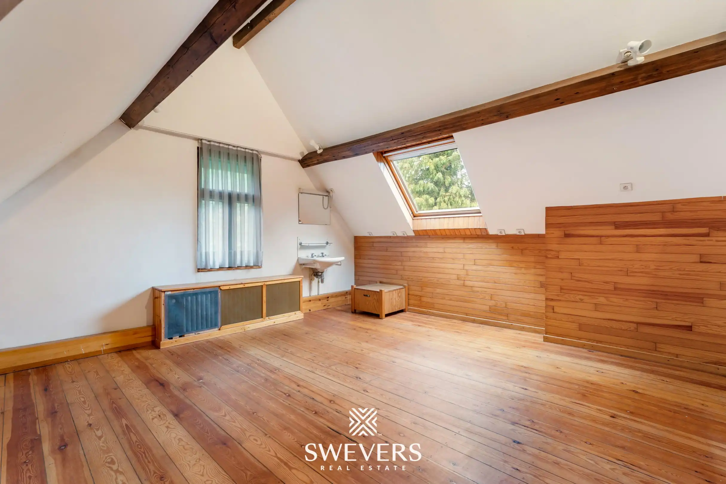 Karaktervolle herenwoning op knap perceel (20are) tegenover be-MINE foto 32