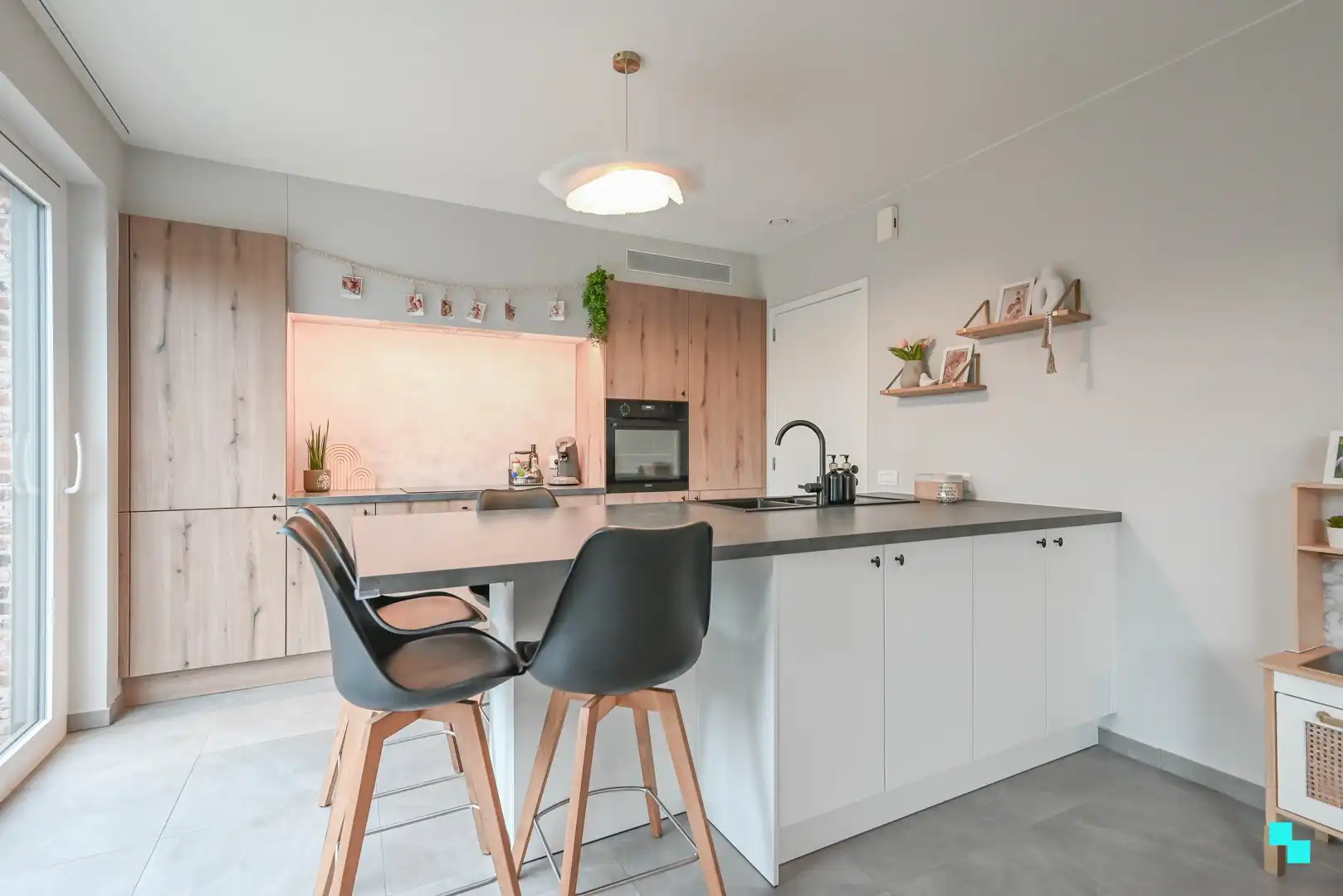 Volledig afgewerkte & energiezuinige woning op rustige verkaveling te Ingelmunster foto 9