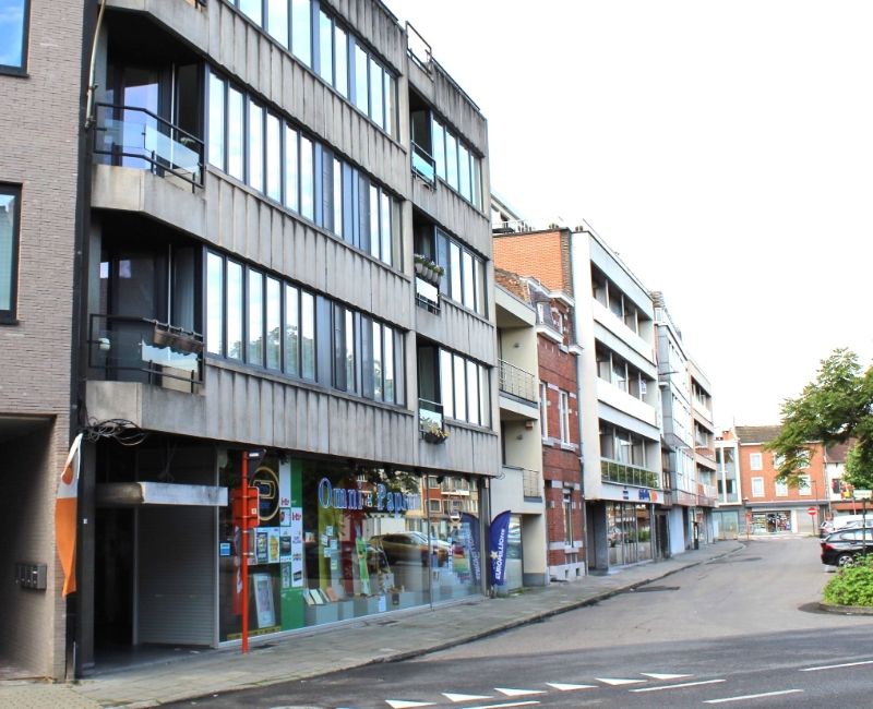 PRAKTISCH INGEDEELD APPARTEMENT VOORZIEN VAN 2 SLAAPKAMERS, VLAK AAN HET BRUISENDE CENTRUM GELEGEN. foto 11