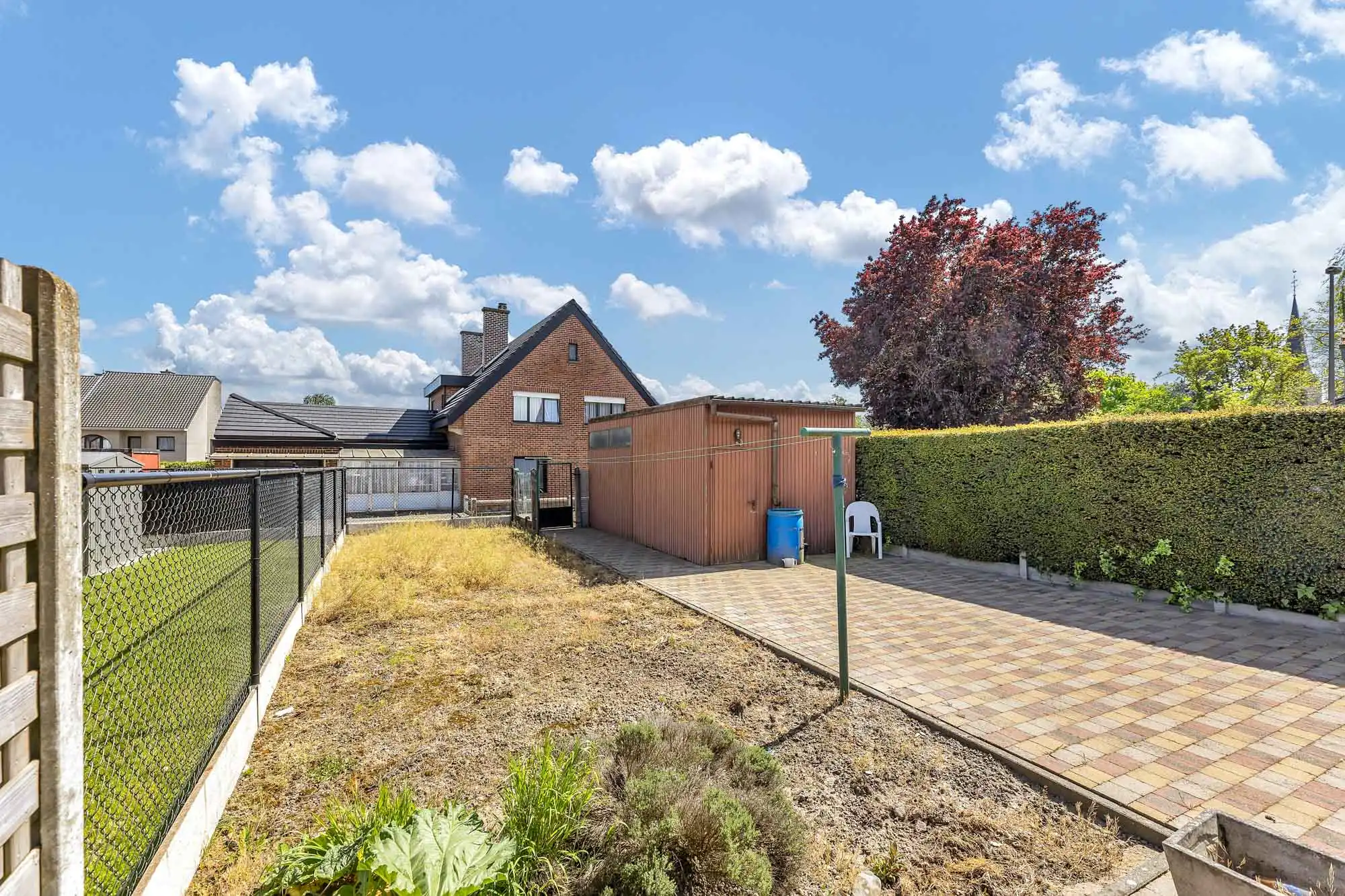 Solide woning met garage op rustige locatie foto 24