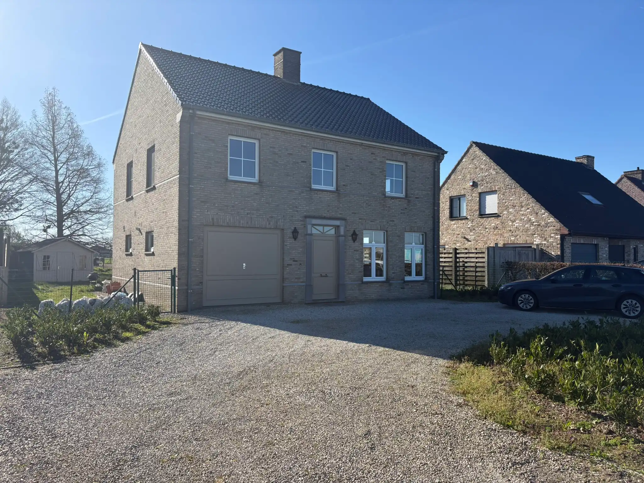 Ruime vrijstaande woning met garage foto {{pictureIndex}}