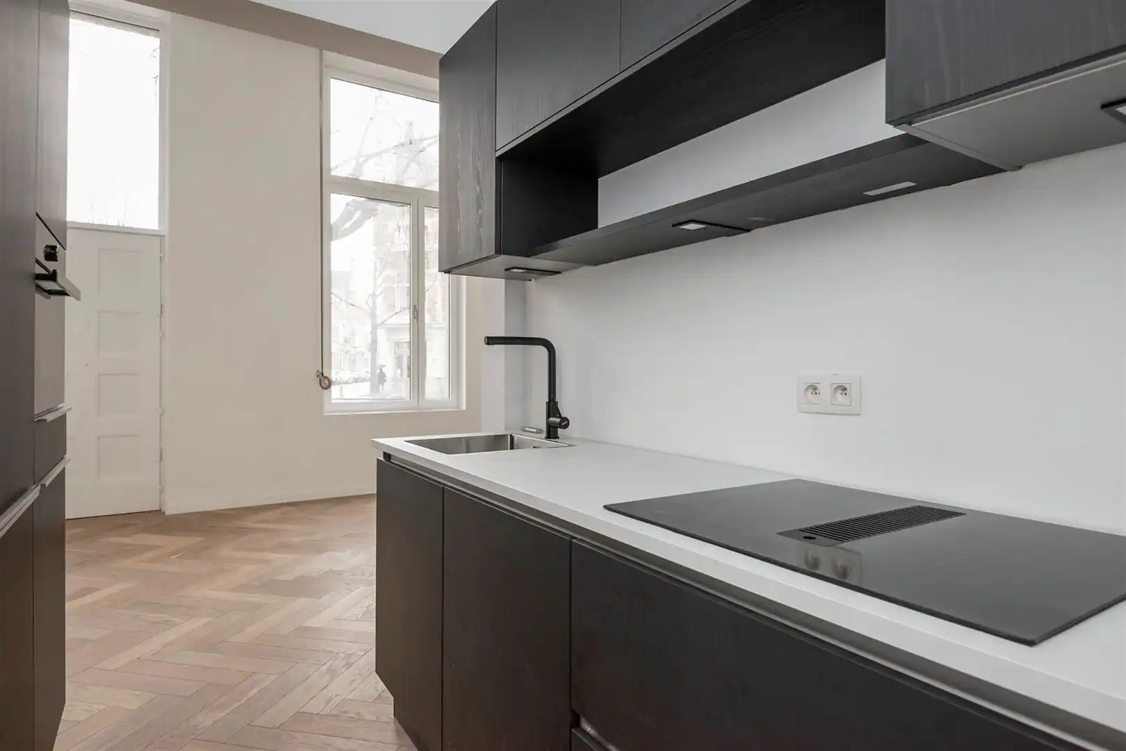 Majestueus burgerhuis met studio foto 13