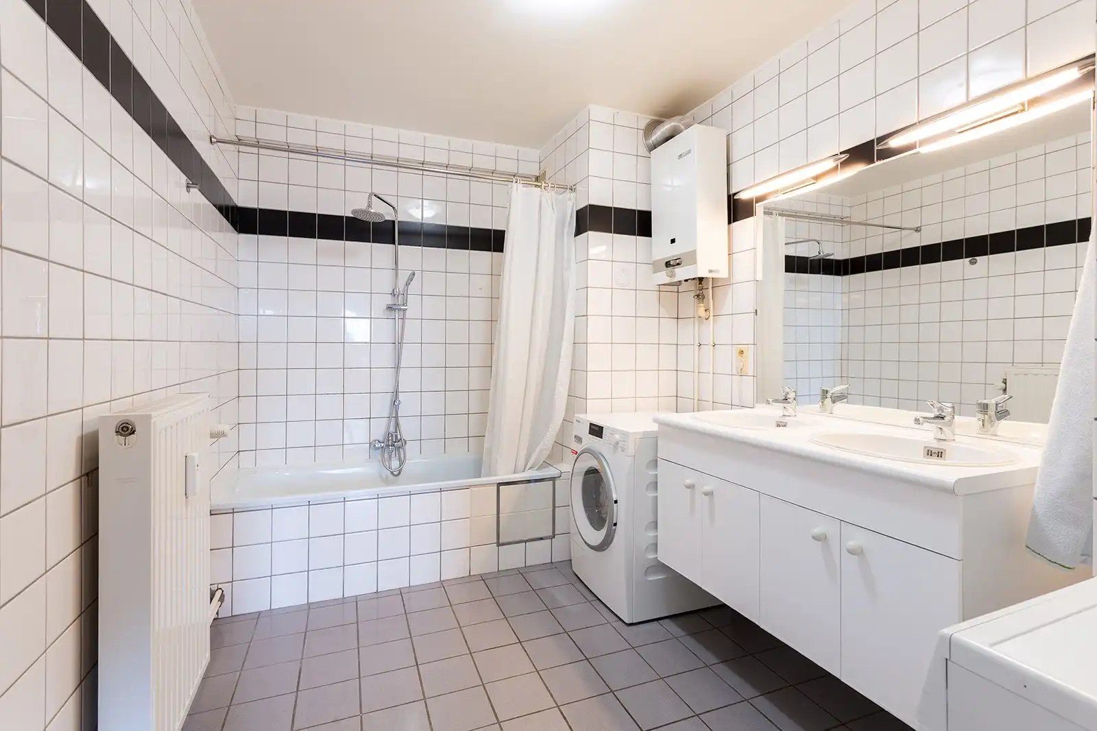 Ruim 3-slaapkamerappartement nabij Rivierenhof foto 17