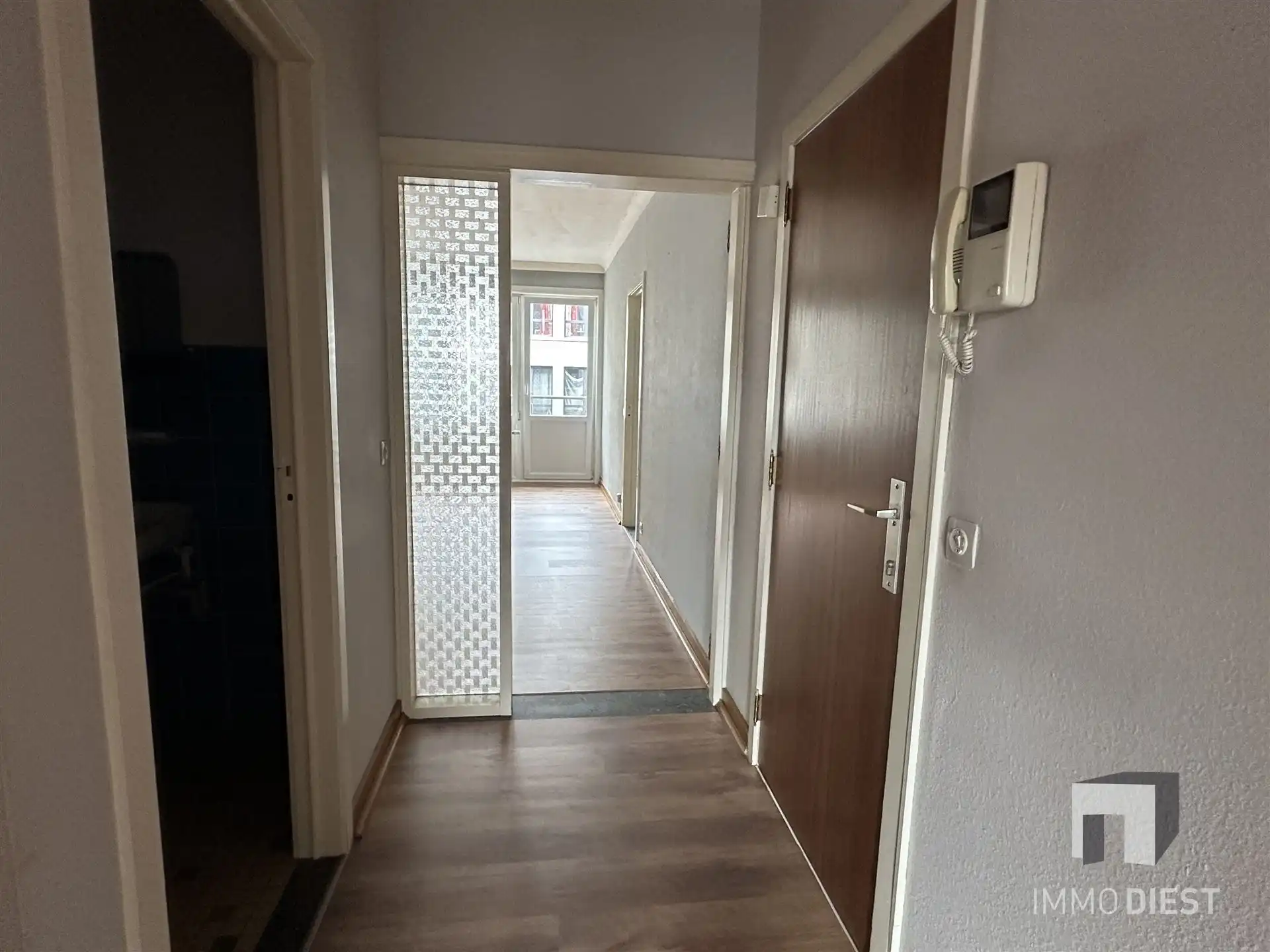 Degelijk appartement centrum Diest - ruime slaapkamer foto 11