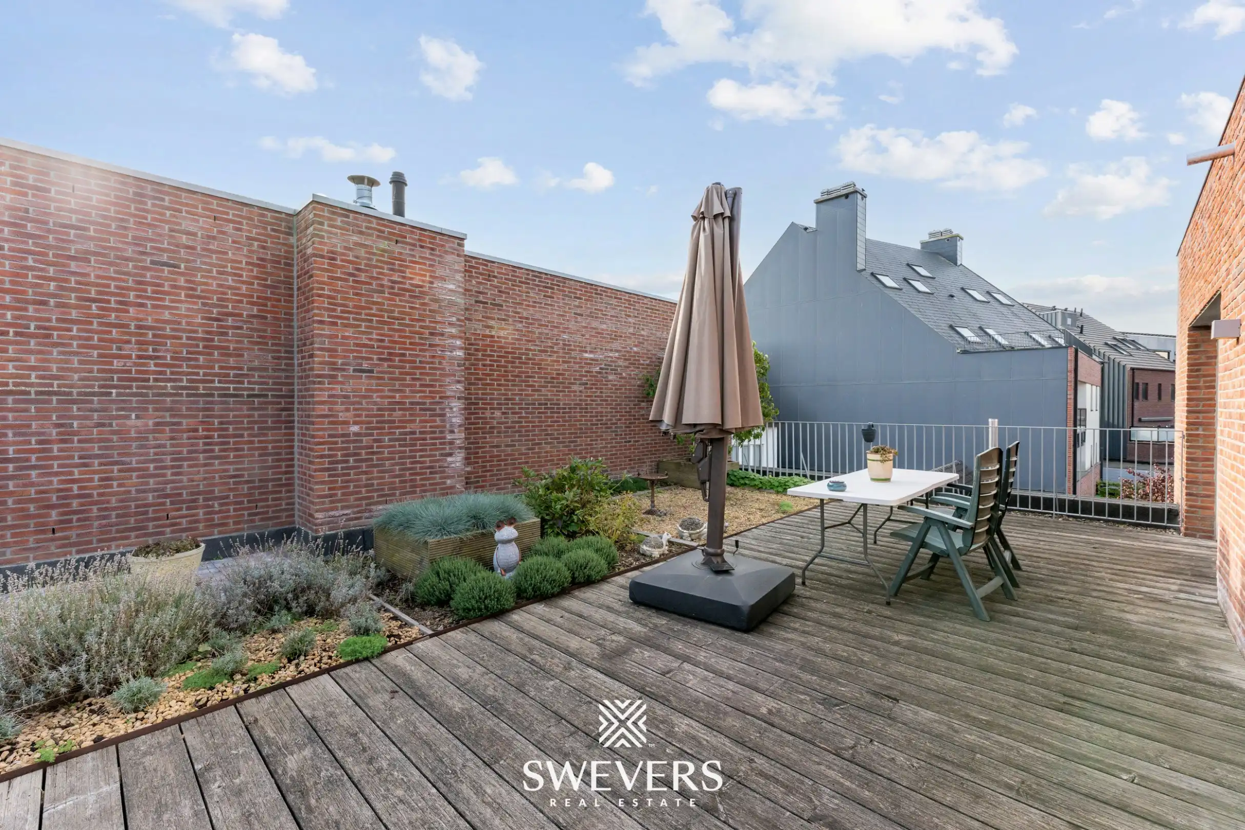 Recent en ruim duplex appartement (140m²) met 2 grote terrassen in centrum Diepenbeek foto 14