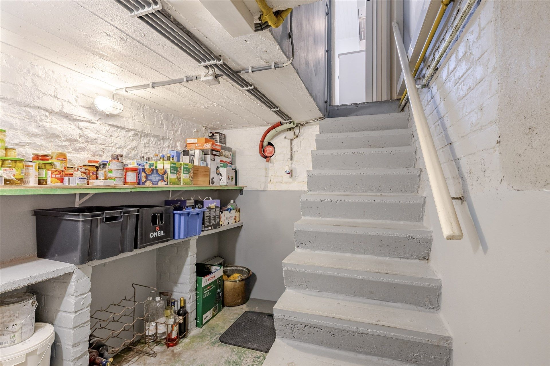 Instapklare woning met 2 slks, tuin en achteruitweg foto 16