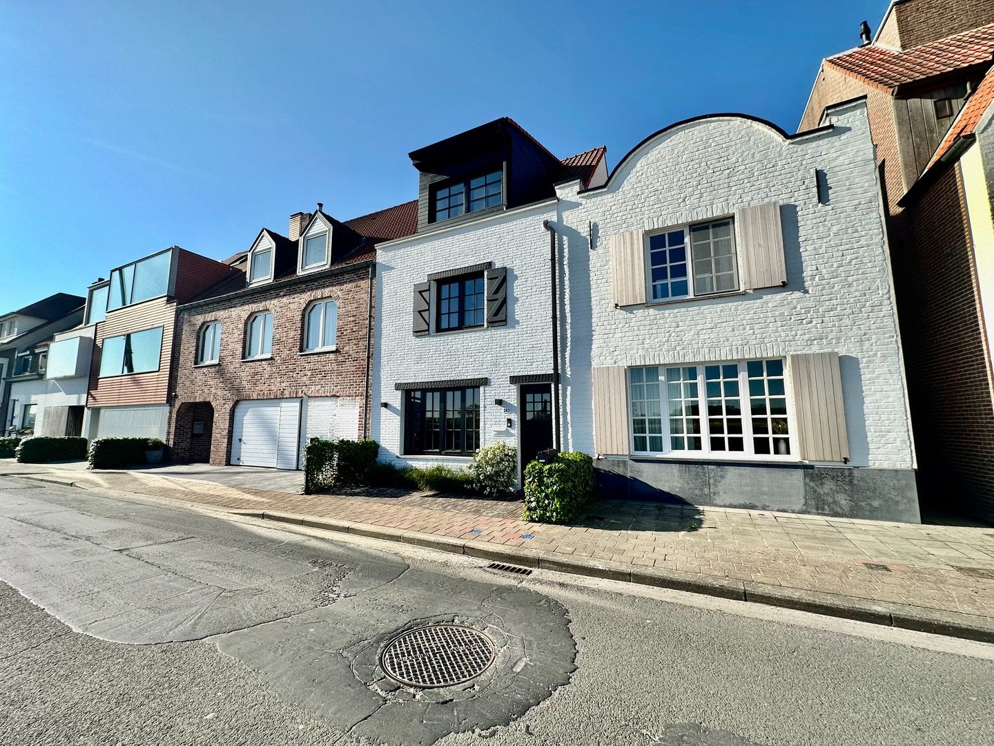 Lichtrijke woning genietend van open zichten op de velden, goed gelegen vlakbij de Kalfsmolen. foto 24
