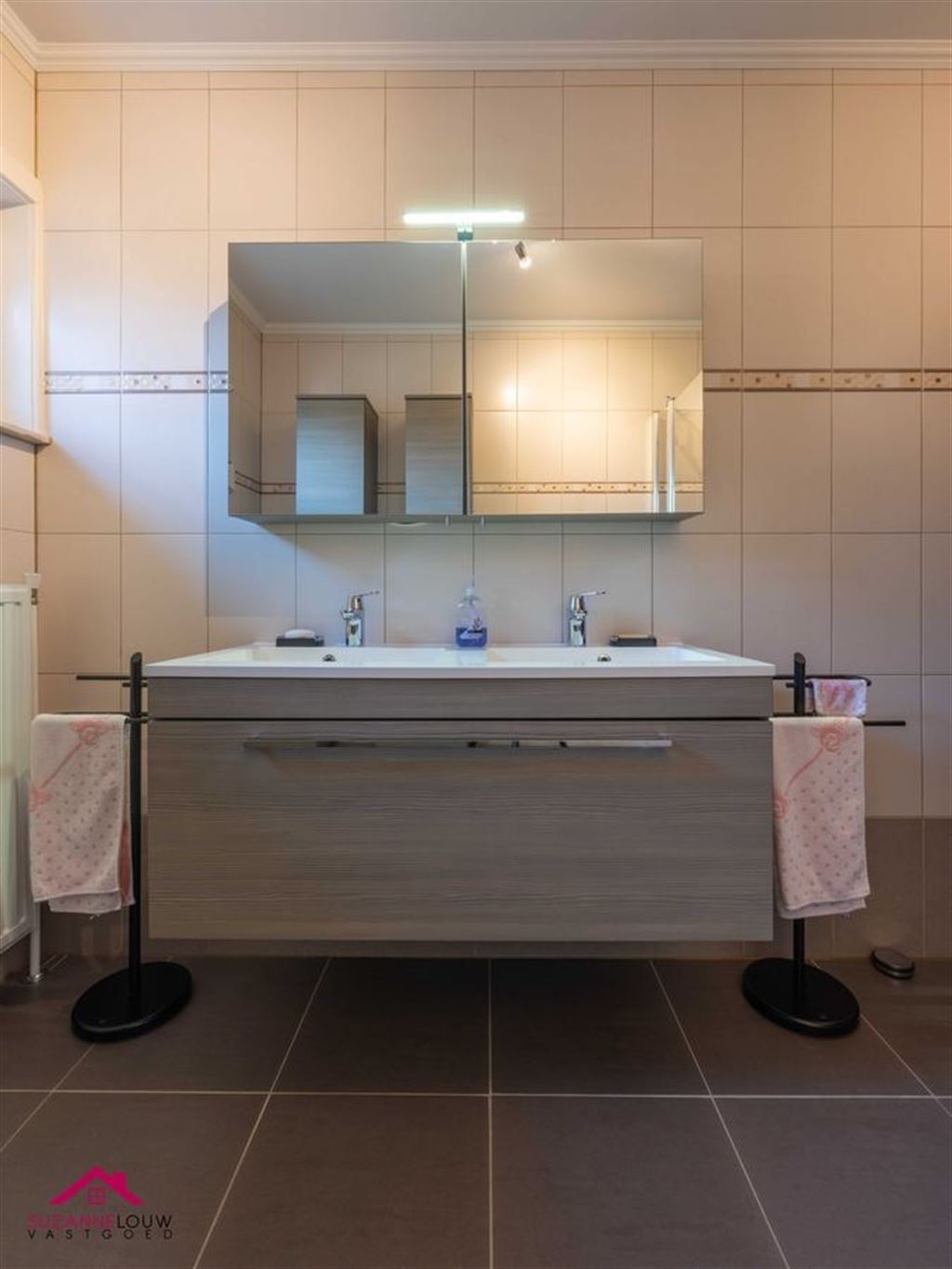 Zeer goed onderhouden, vrijstaande en gelijkvloerse woning foto 29