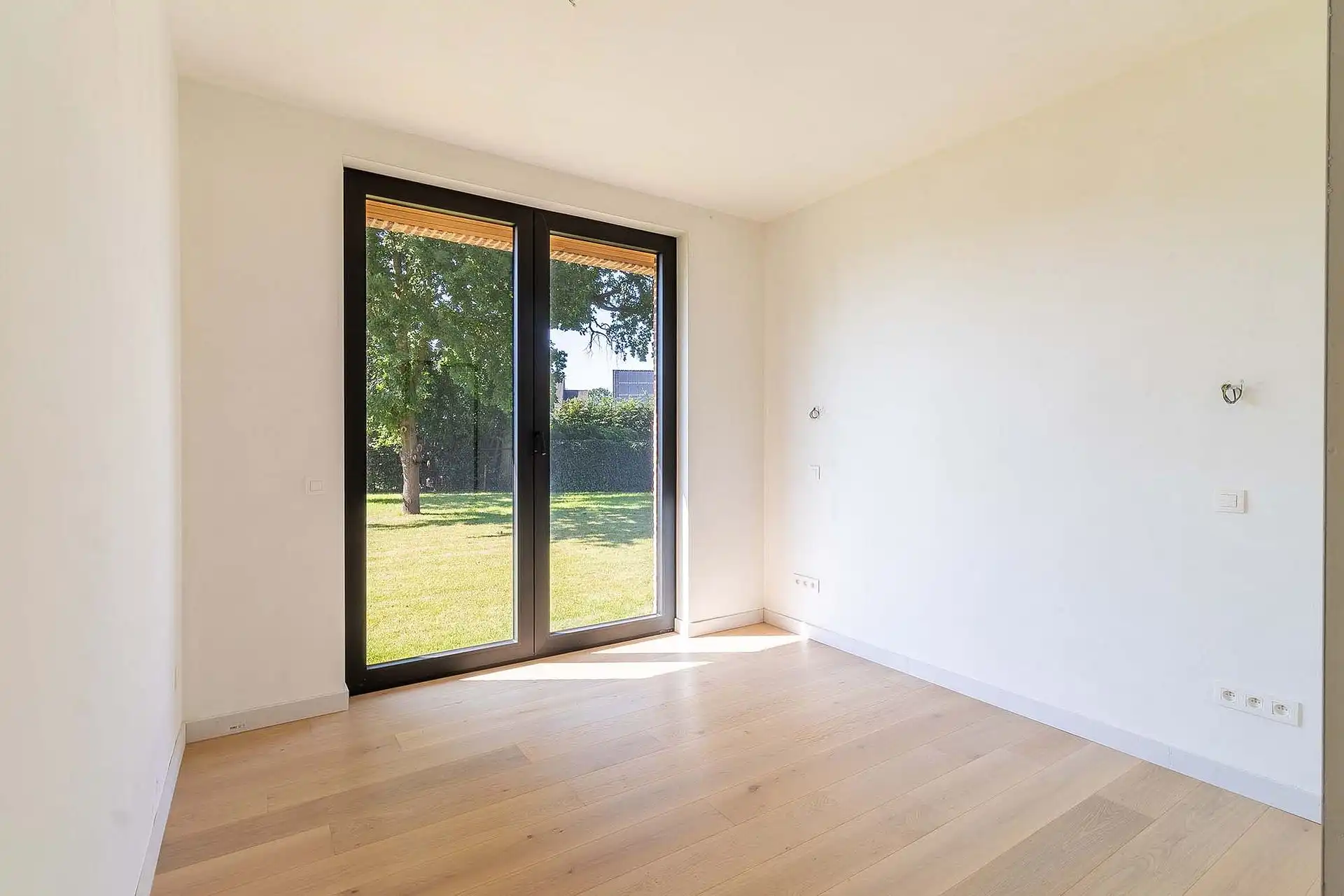 Hoogwaardig afgewerkt gelijkvloersappartement met tuin foto 8