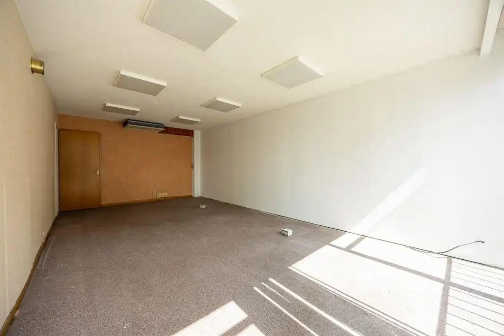 Gigantisch te renoveren appartement met 4 slpk foto 24