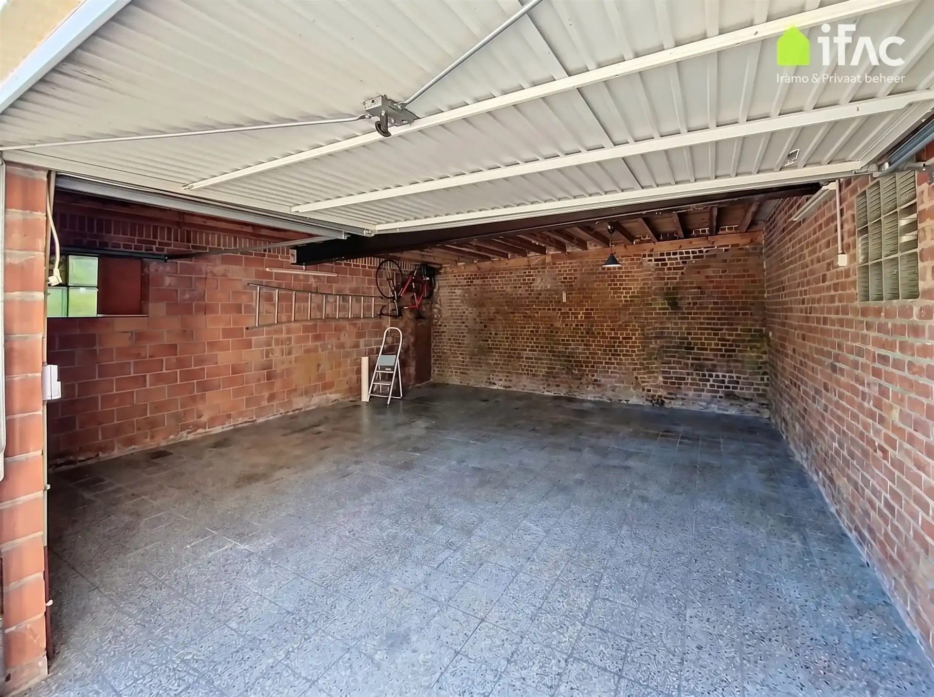 Stevige 3-gevel, 5 slpks, dubbele garage, centrum, ±17are foto 38