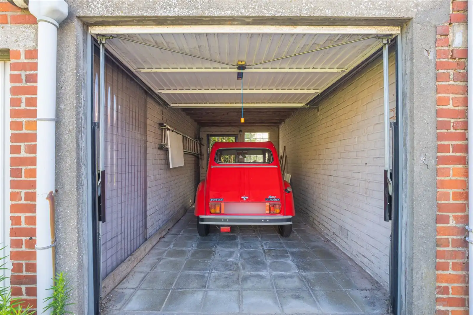 Te renoveren woning met 4 slpk, tuin en garage in Deinze. foto 22