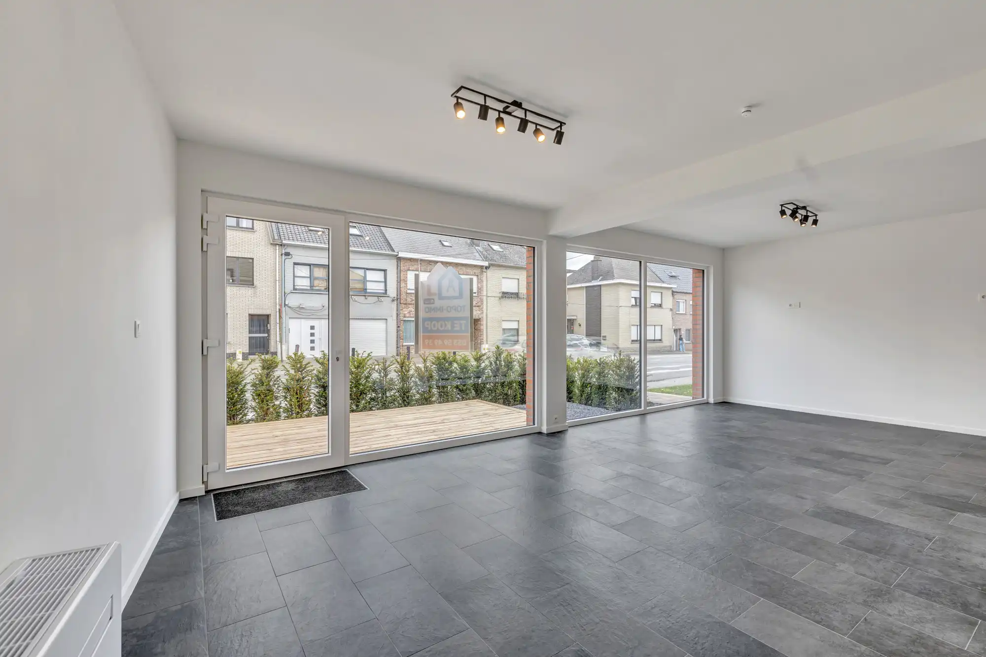 Volledig gerenoveerd appartement met 2 slpks en ruim terras foto 3