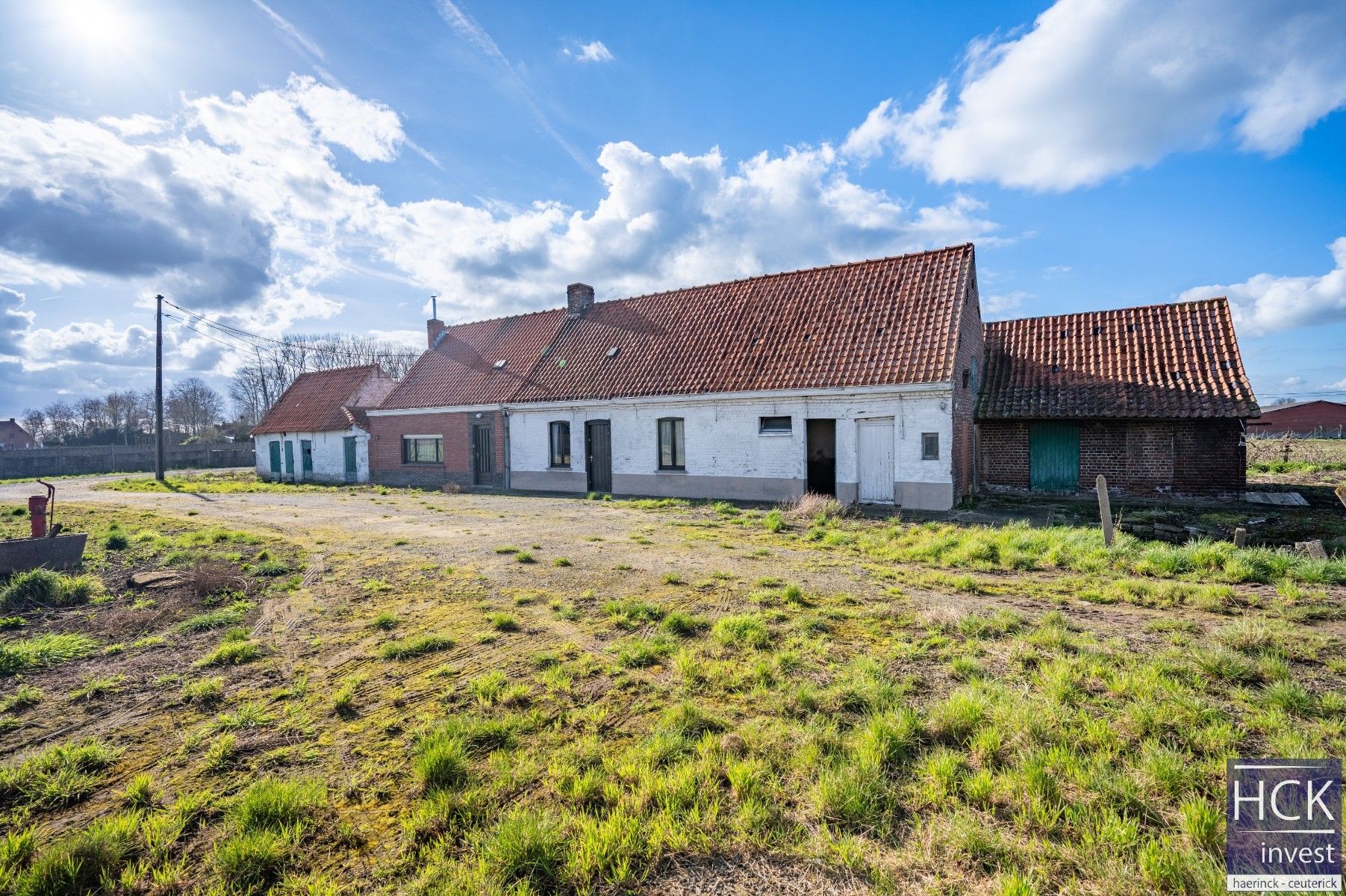 KRUISHOUTEM - Hoeve met woonhuis, landgebouw en hangaar op 2ha 67a foto 6