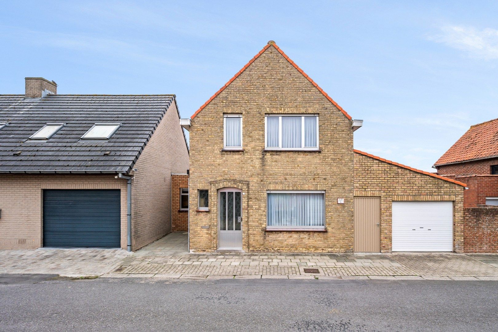 Op te frissen woning met 3 slaapkamers, garage en tuin. foto 26