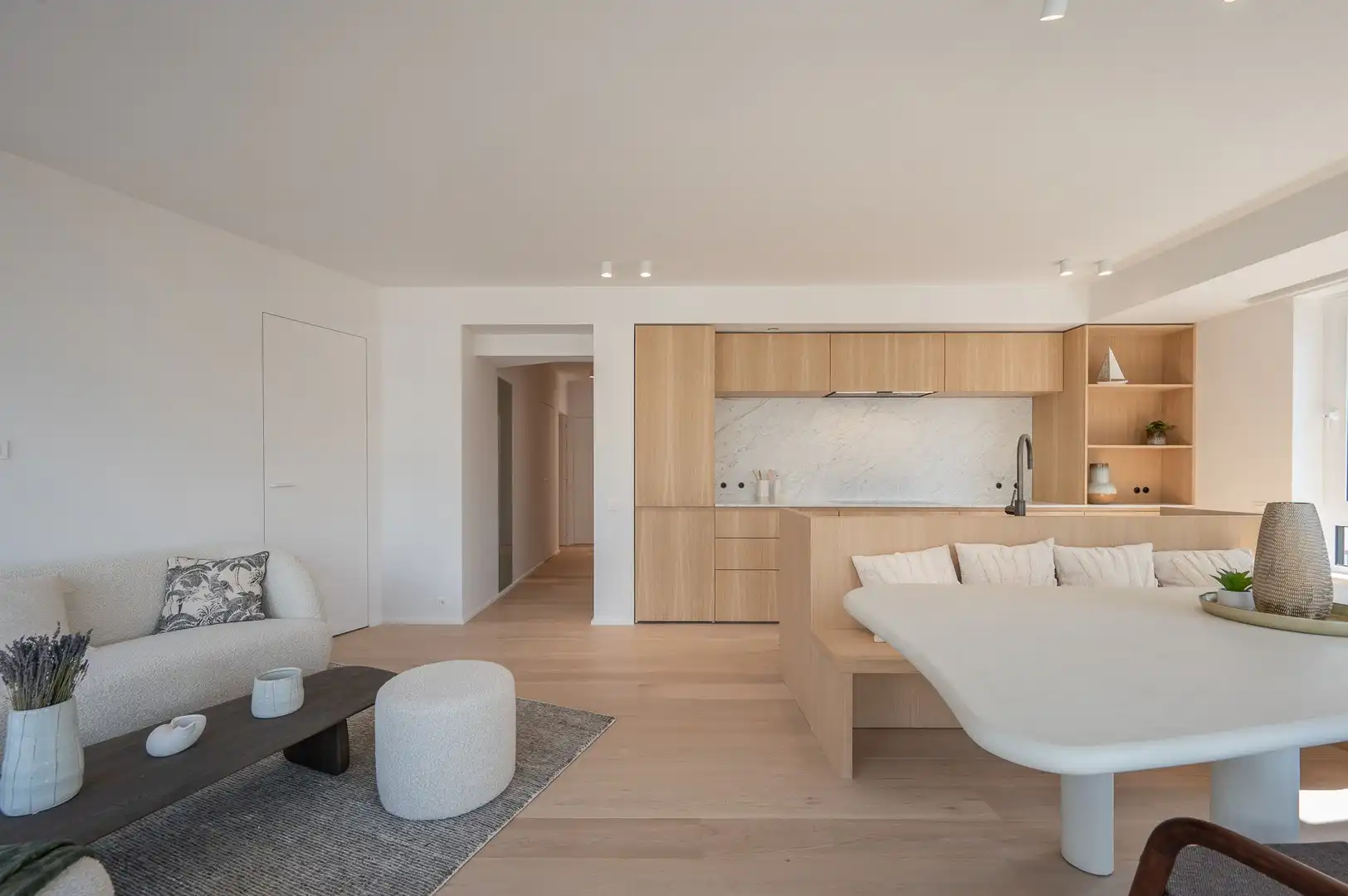 Lichtrijk 3-slaapkamer appartement centraal gelegen. foto 12