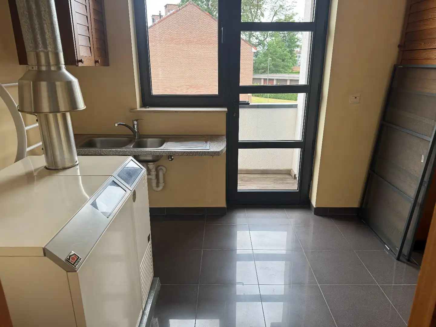 TE HUUR - Op zoek naar een ruim appartement in hartje Merchtem? Welkom Home! foto 11