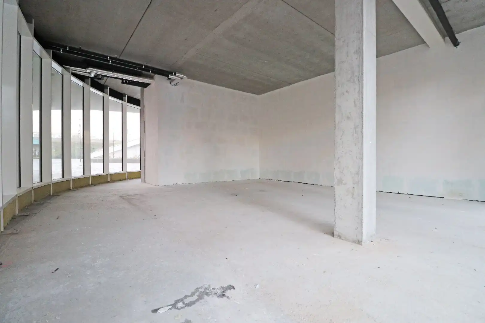 Unieke handelsruimte foto 3