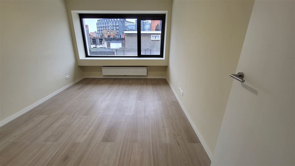 Gerenoveerd 3-slpkr appartement + ruim terras| Antwerpen-Centrum  foto 14