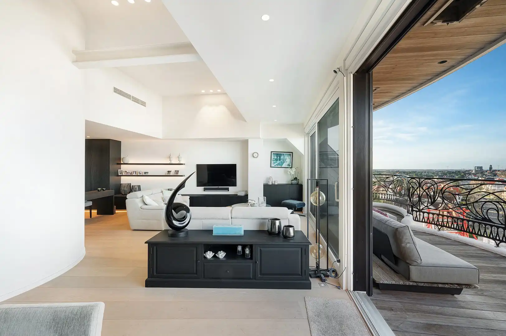 Uitzonderlijke penthouse met een gevelbreedte van 12m en panoramisch zeezicht in de standingvolle residentie Plaza op het Albertplein. foto 22